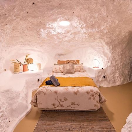 White Cliffs Accommodation -Daybreak Dugout - Unique Cave House Екстериор снимка