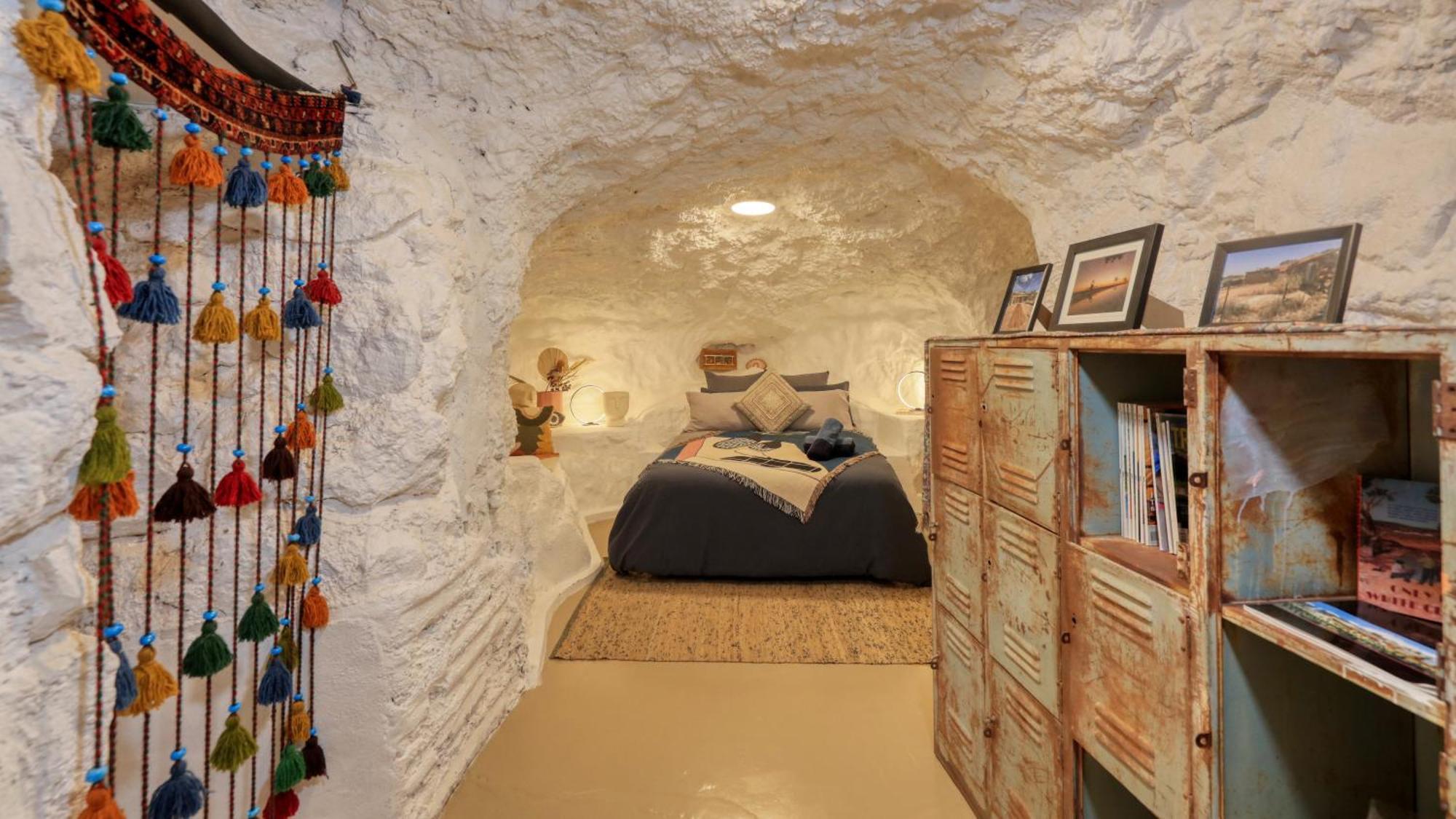 White Cliffs Accommodation -Daybreak Dugout - Unique Cave House Екстериор снимка