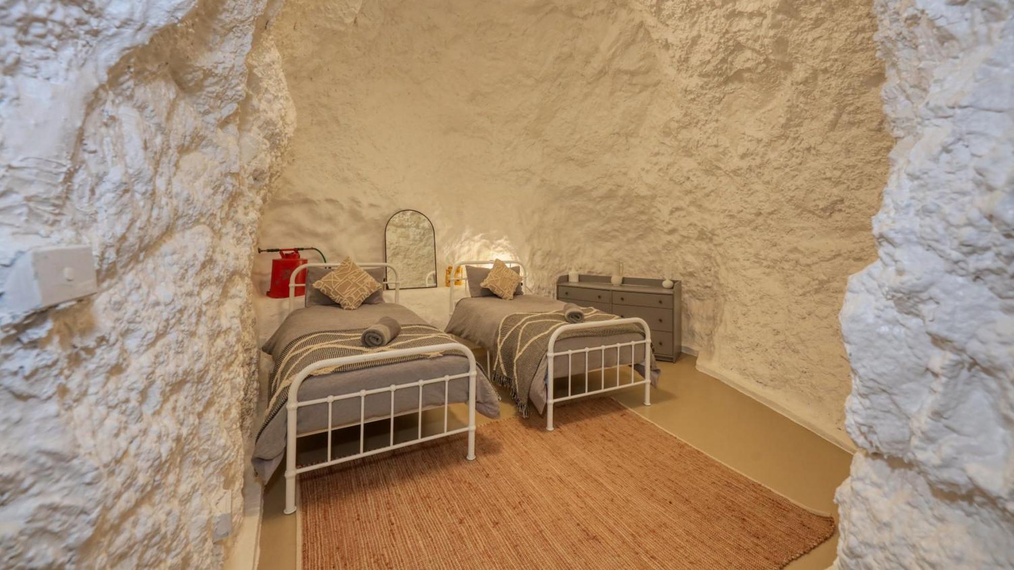 White Cliffs Accommodation -Daybreak Dugout - Unique Cave House Екстериор снимка